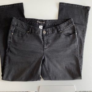 Like New, Maurices Size 14 Short